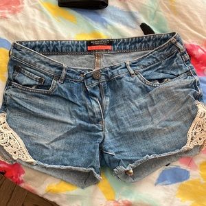 Scotch and Soda Jean Shorts w a little lace - size 26